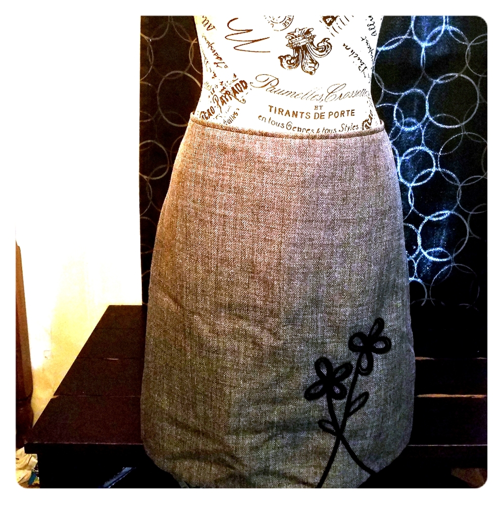 FINAL PRICE - Studio Y grey size medium pencil skirt